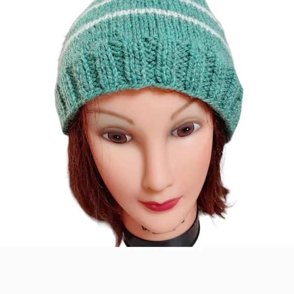 Handmade Beanie 100% Shetland Wool Knit Green and White Hat Washable New - Picture 4 of 5